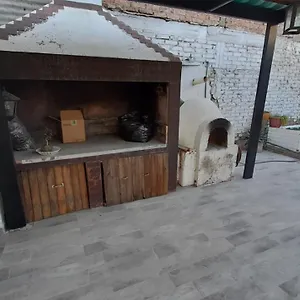 https://amplia-casa-completa-con-cochera-y-jardn-en-mendoza.hotelsmendoza.com